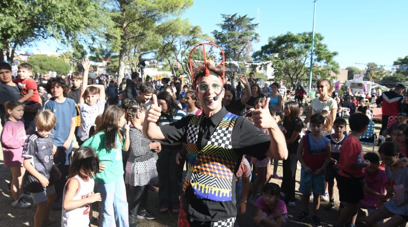 Monte Hermoso celebra sus 47 años con una gran fiesta popular en Plaza Papa Francisco