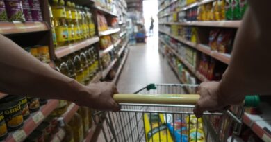El consumo cayó en abril en los súper, autoservicios, mayoristas y comercios de barrio