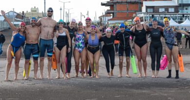 90 nadadores participaron de un nuevo encuentro de aguas abiertas en Monte Hermoso